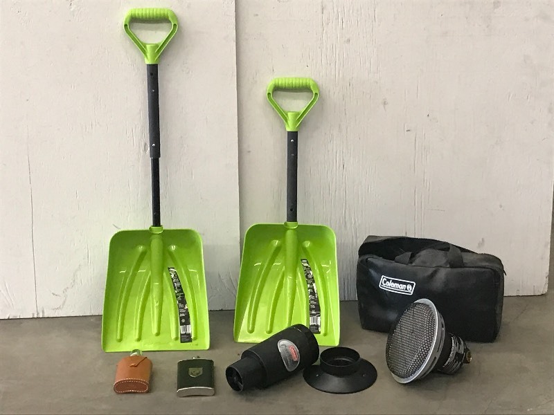 lot 76 image: Lot Of (2) Telescoping Plastic Sho...