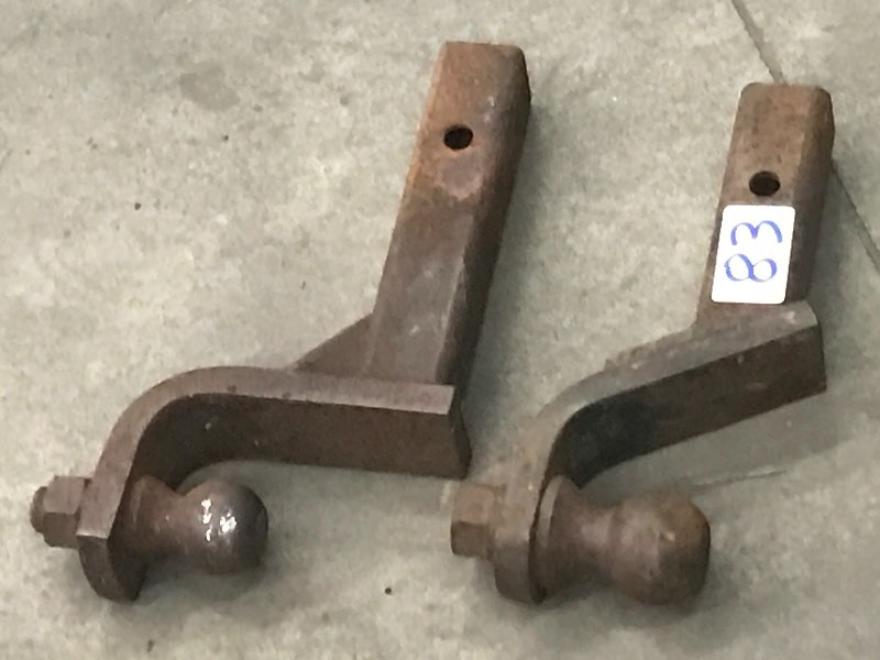 lot 83 image: Lot Of (1) Tow Hitch With 2 Ball &...