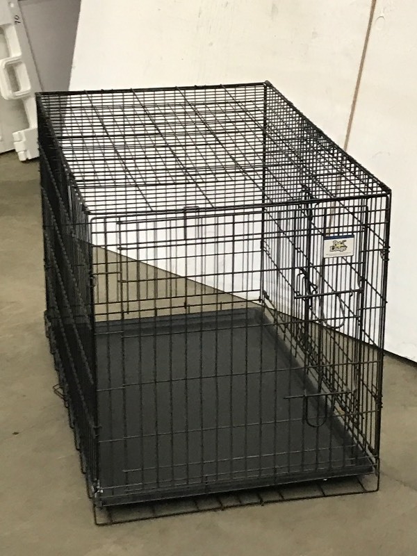 lot 108 image: Pet Lodge Size-Large Collapsible Pe...