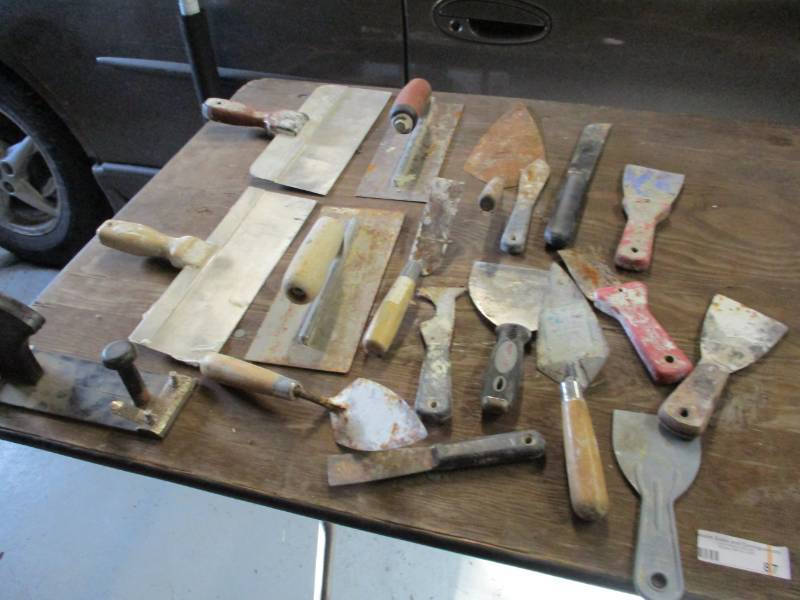 Trowels and scrapers