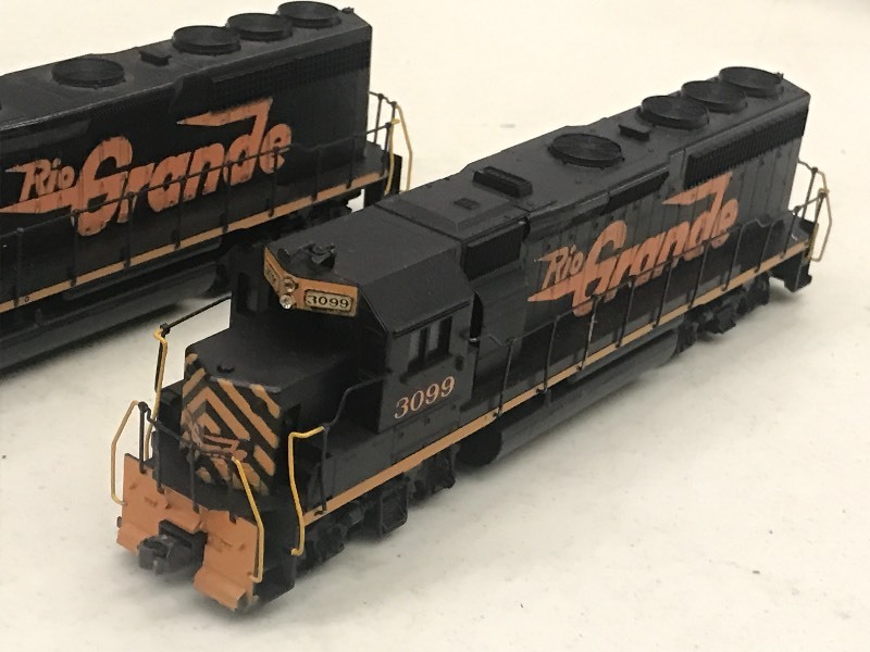 (4) HO Scale Diesel Locomotvies--...