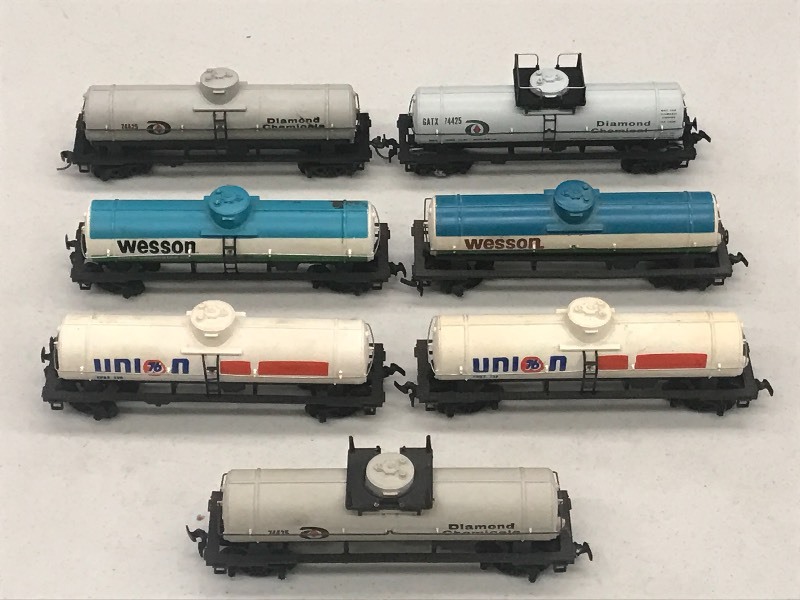 (7) HO Scale Train Cars---See All...