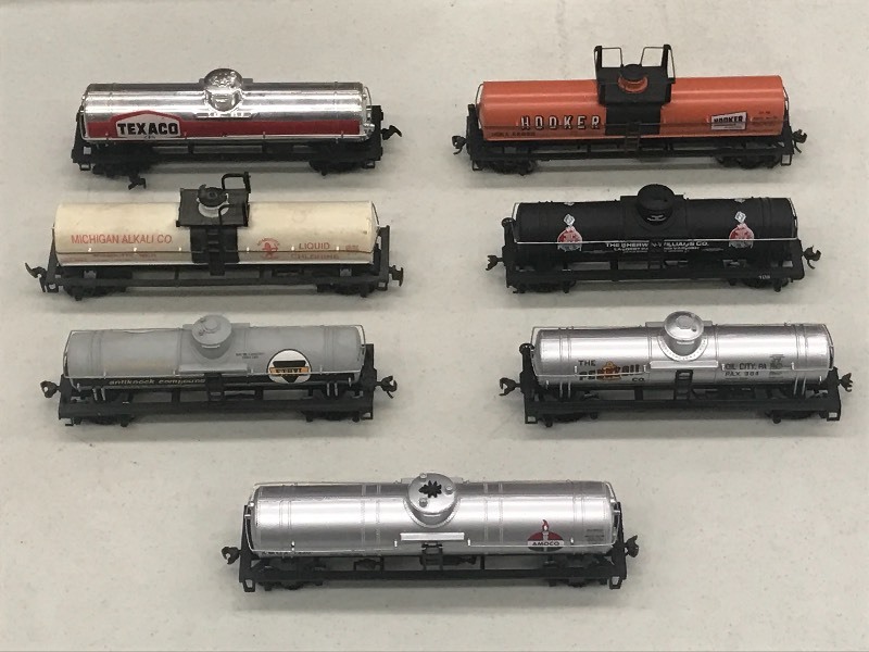 (7) HO Scale Train Cars---See All...