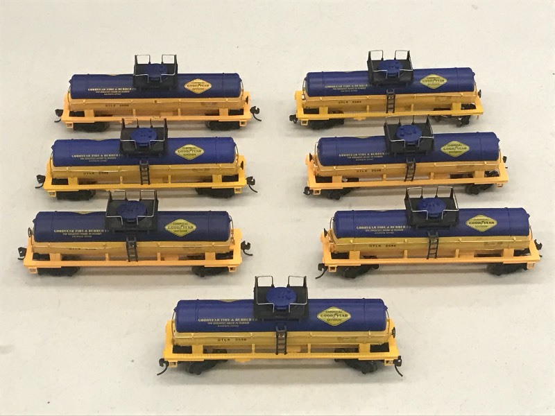(7) HO Scale Train Cars---See All...