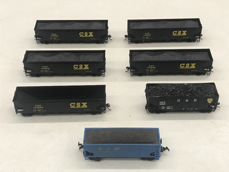 (7) HO Scale Train Cars---See All...