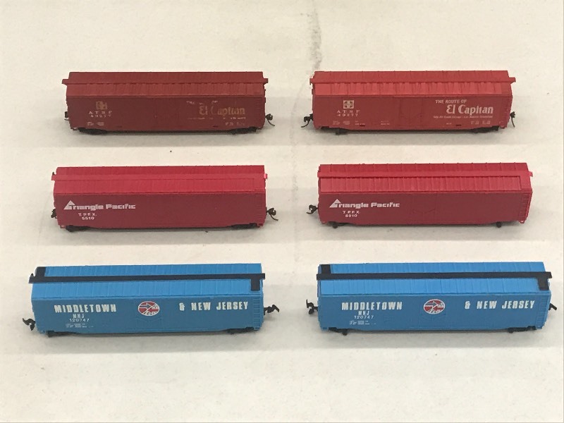 (6) HO Scale Train Cars---See All...