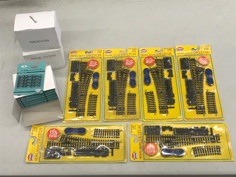 Lot Of (4) Boxes Of HO Scale Tra...
