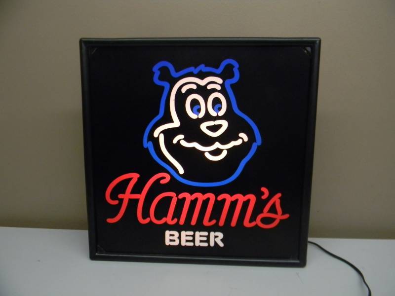 lot 26 image: VINTAGE HAMMS BEAR BEER LIGHTED SIGN - NICE - APPROX 28 BY 20 - SEE PICTURES