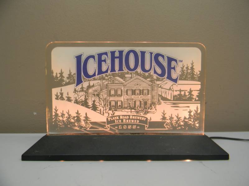 lot 34 image: ICEHOUSE LIGHTED BEER SIGN - WORKS - APPROX 10 BY 7 - SEE PICTURES
