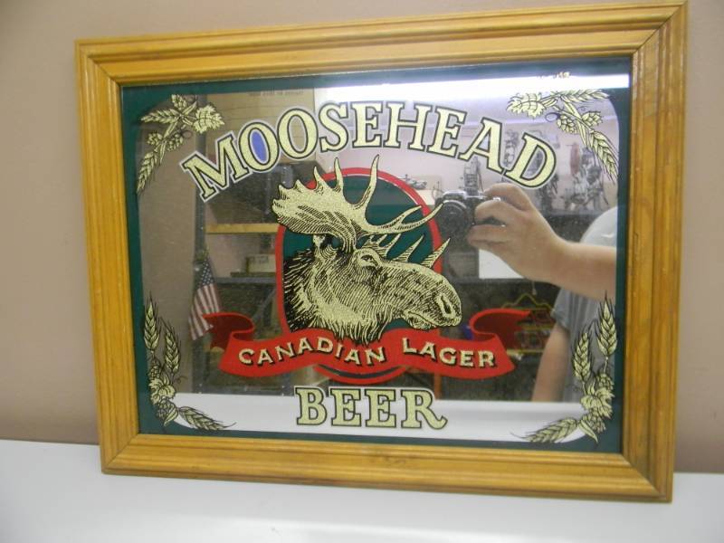 lot 47 image: VINTAGE NICE MOOSEHEAD BEER CANADIAN LAGER BAR SIGNMIRROR - NICE PIECE - SEE PICTURES