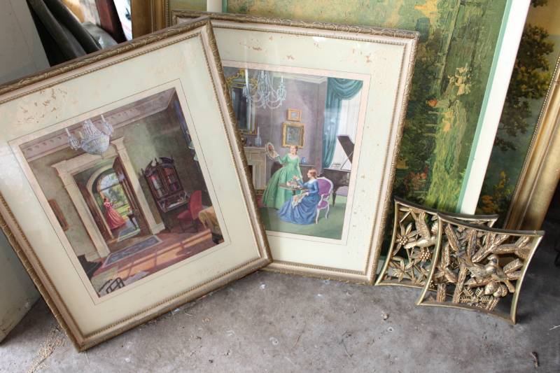 Lot of (4) Wall Art - Framed Portrait, Bird Plaques