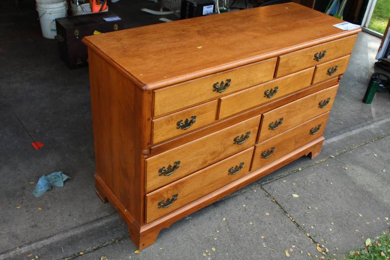 Wood Dresser w 9-Drawers