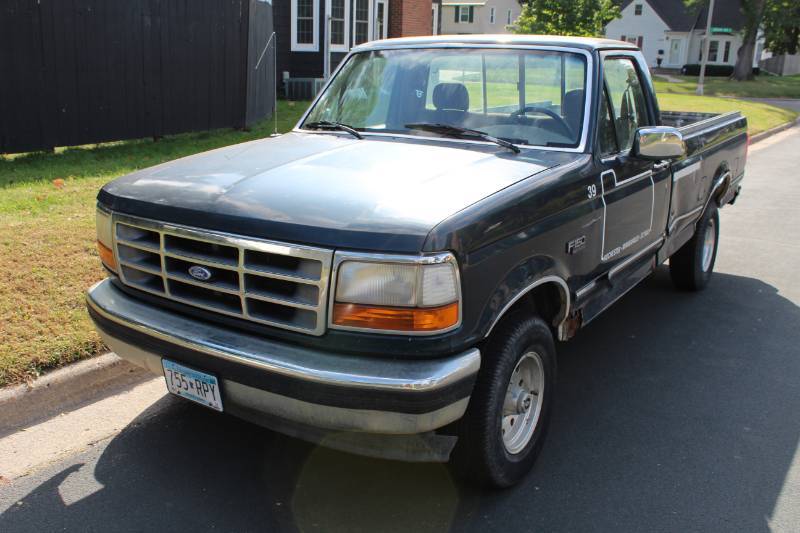 1994 Ford F-150 XLT Eddie-Bauer 2-Door Regular Cab Pickup Truck
