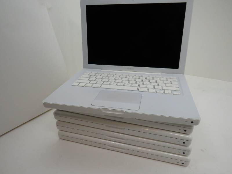 Lot of 5 MacBook 2008 LapTop computers 2.40GHz processor