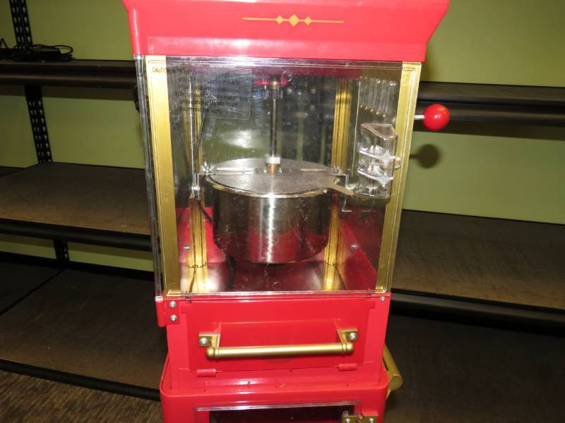 Movie theater style pop corn maker