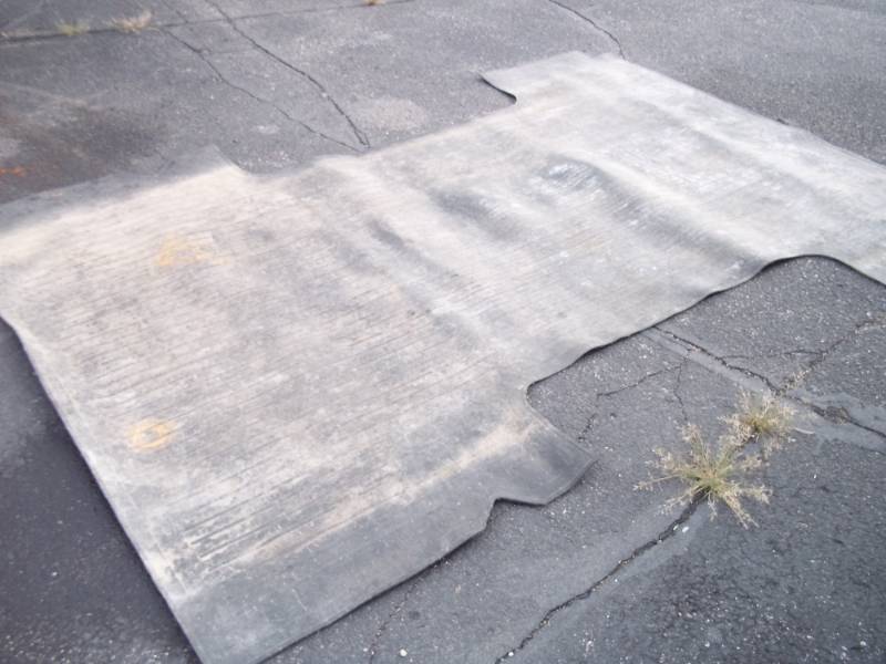 lot 6 image: Truck Bed Mat