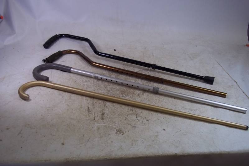 lot 24 image: 4 Walking Canes