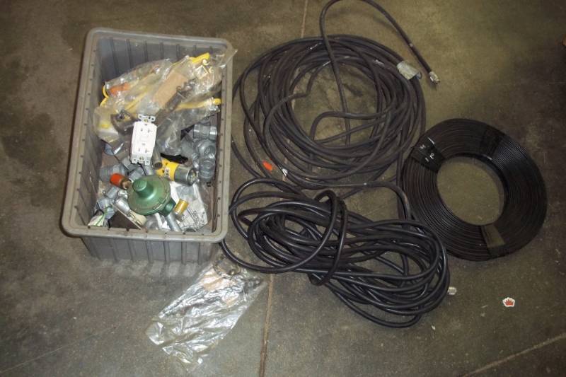 lot 36 image: CB Cable and assorted items