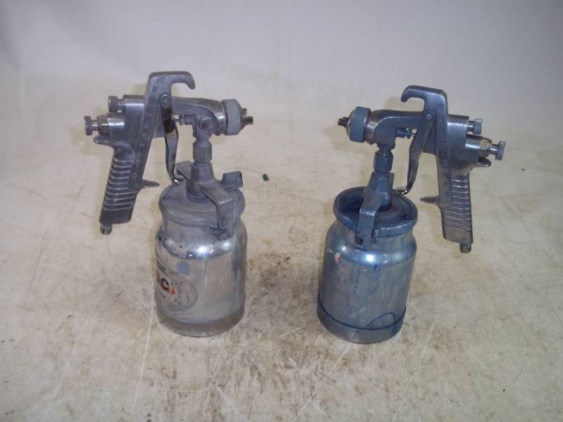 lot 44 image: Pair of Spray Paint guns
