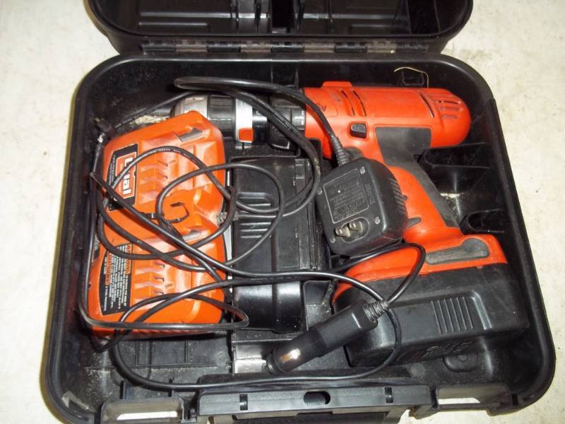 lot 63 image: Black N Decker Cordless drill 18V