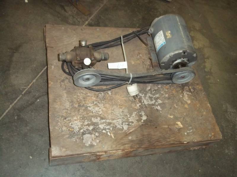 lot 64 image: Water Pump with Motor