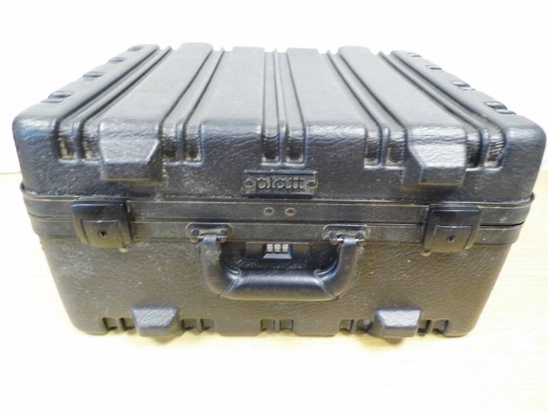 lot 2 image: Platt Case