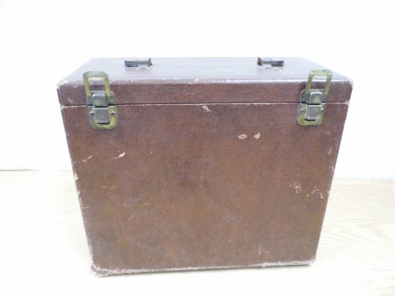 lot 3 image: Hallicrafters Radio