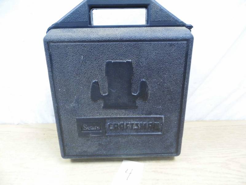 lot 4 image: Craftsman Router w Case