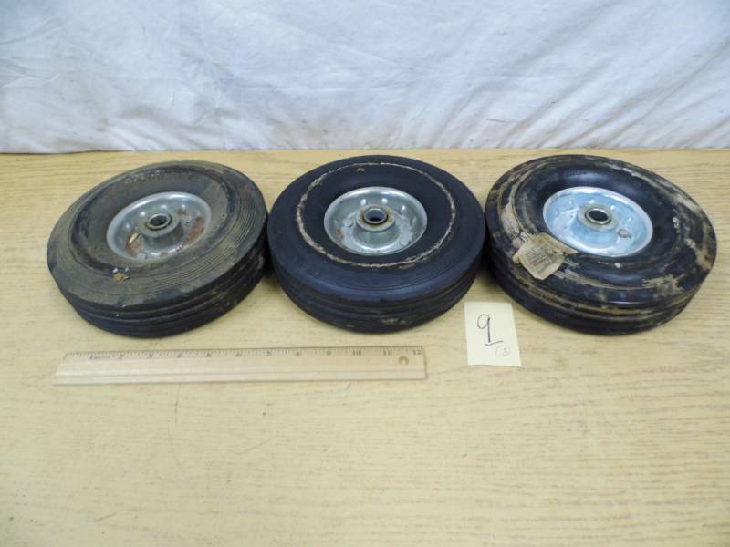 lot 9 image: Lot of 3 Wheels