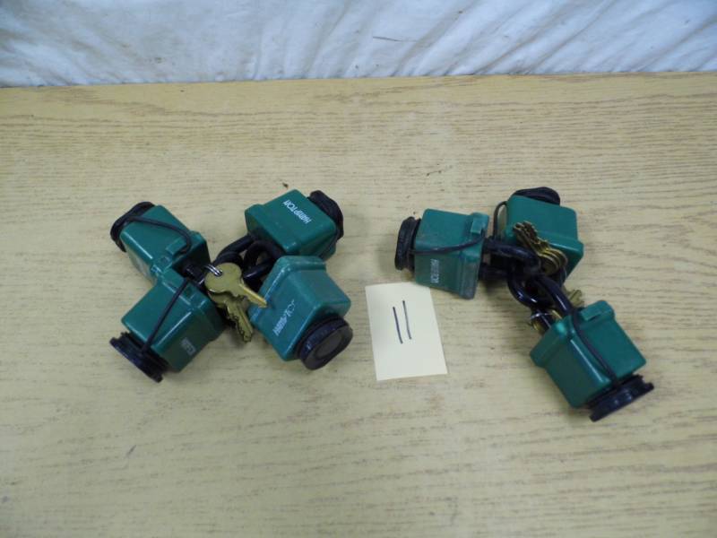 lot 11 image: Locks wCovers