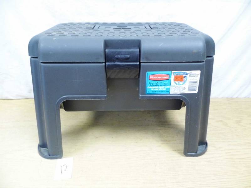 lot 12 image: Rubbermaid Toolbox