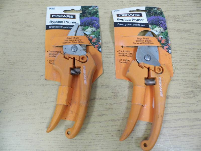 lot 22 image: 2 Pair Fiskars Bypass Pruners