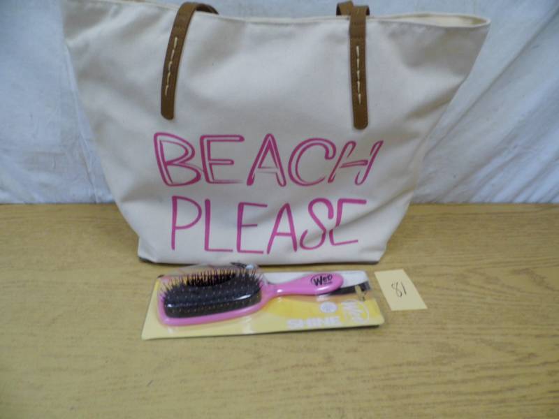 lot 81 image: New Beach Please Bag w We Brush