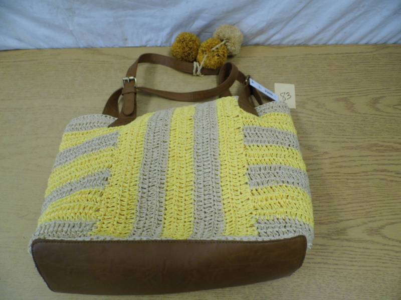 lot 83 image: New Sonoma Purse