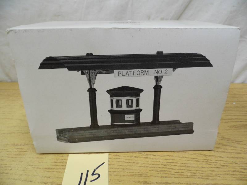 lot 115 image: Dept 56 Village Piece