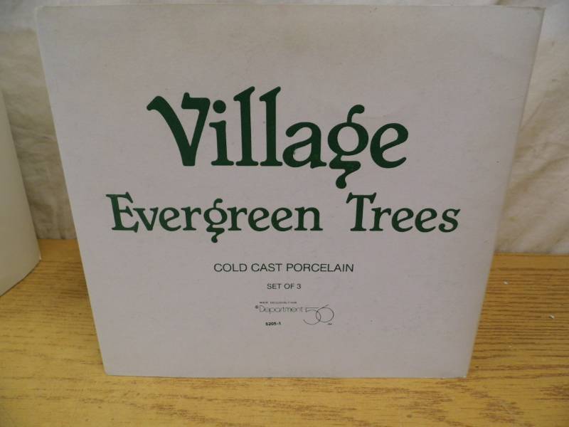 lot 119 image: Dept 56 Village Piece