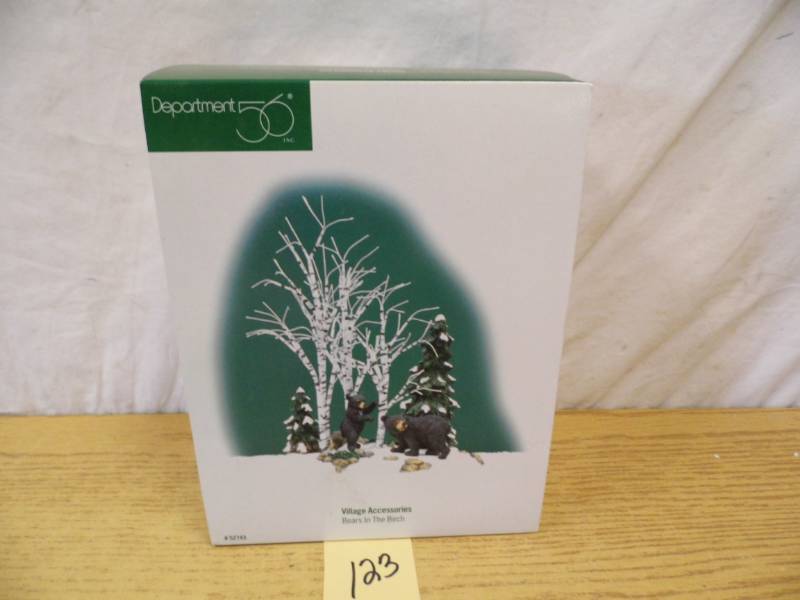 lot 123 image: Dept 56 Village Piece