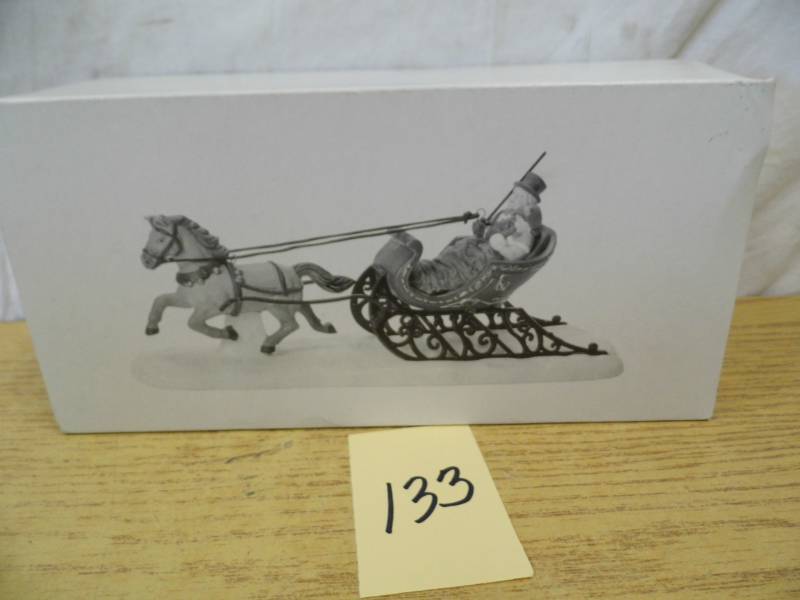 lot 133 image: Dept 56 Village Piece