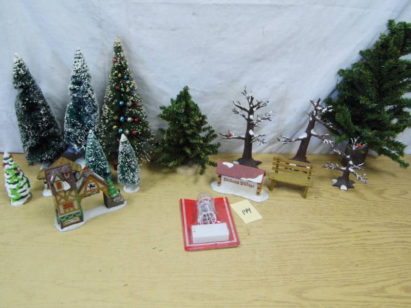 lot 144 image: Village Accessory Pieces