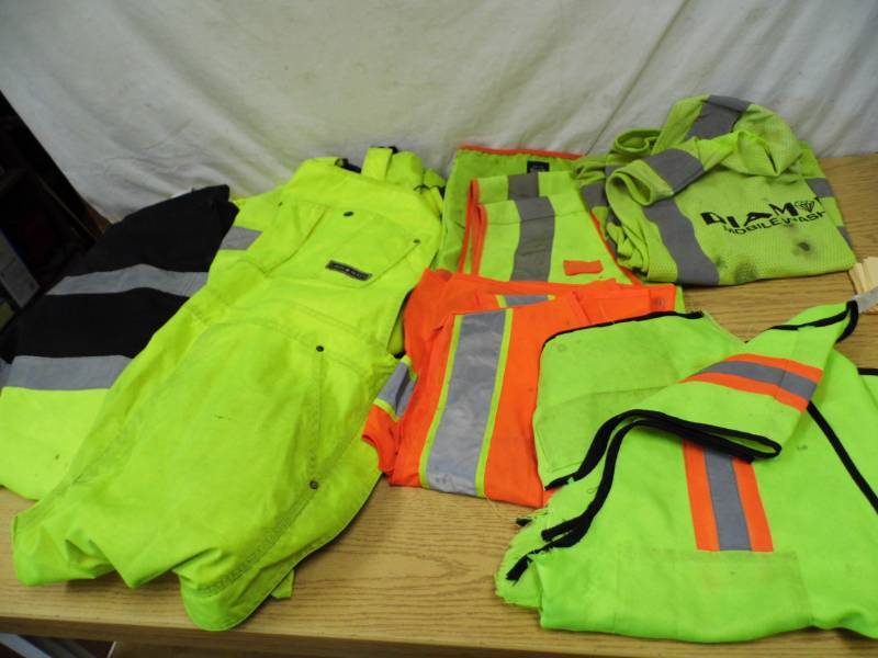 lot 151 image: Utility Pro Bibs - Vests