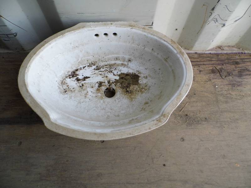 lot 183 image: Kohler Sink