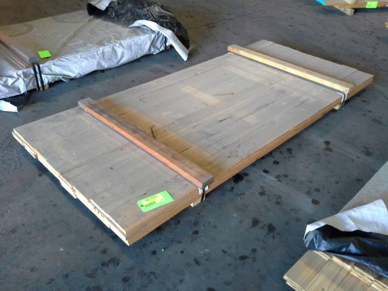 lot 2042 image: Bundle of Lumber - 32 Pieces