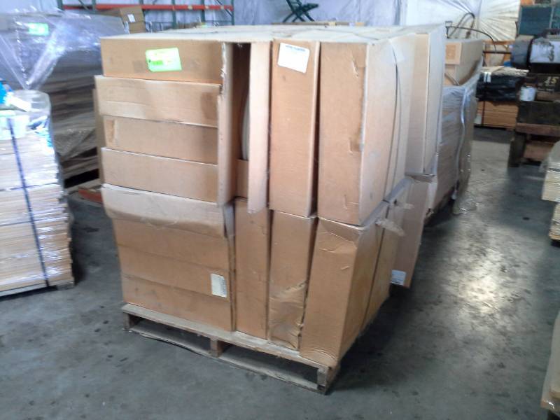 lot 2050 image: Pallet of Window Gasket