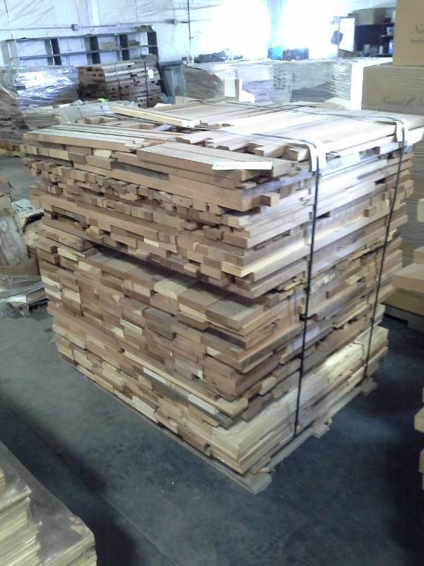 lot 2002 image: Pallet of Narrow and Shorts