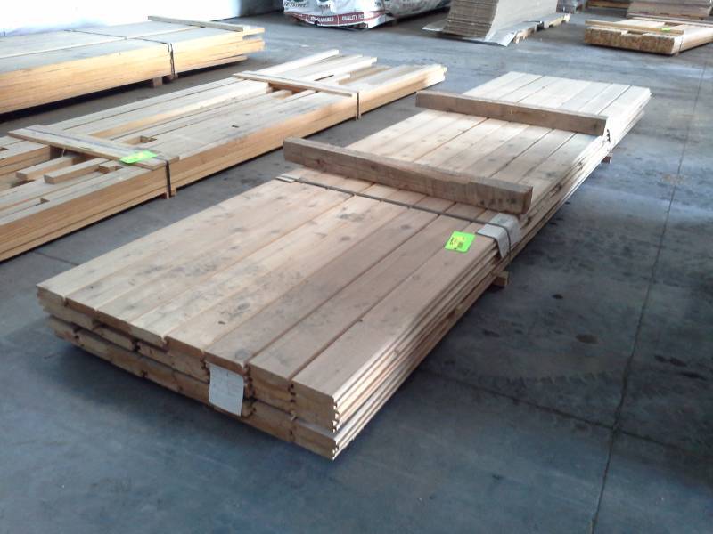 lot 2076 image: Bundle of Cedar - 40 Pieces