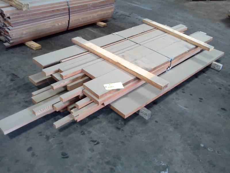 lot 2079 image: Bundle of Redwood Sapwood