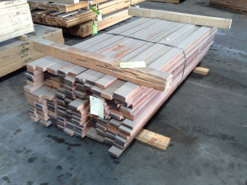 lot 2080 image: Bundle of Red - 160 Pieces