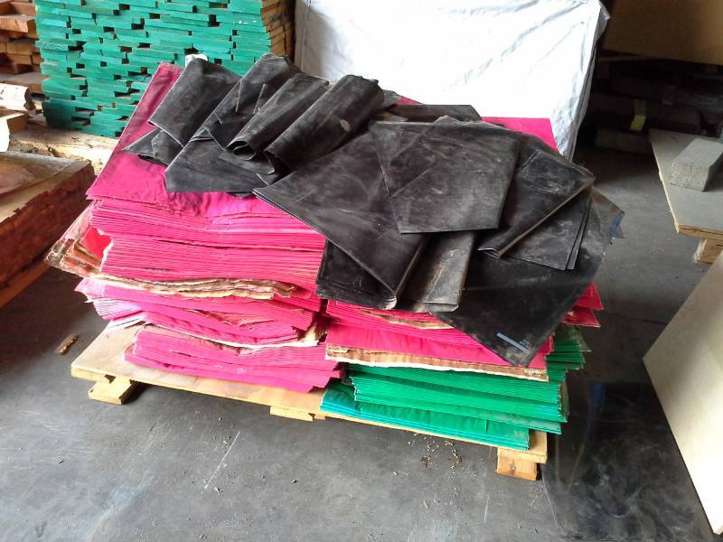 lot 2087 image: Pallet of Bags