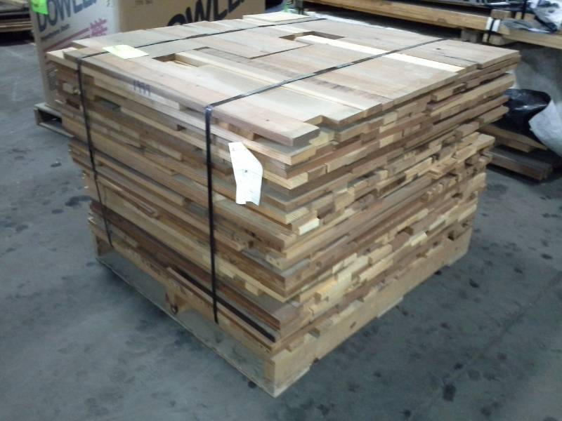 lot 2121 image: Pallet of Sapwood Shorts and Narrows