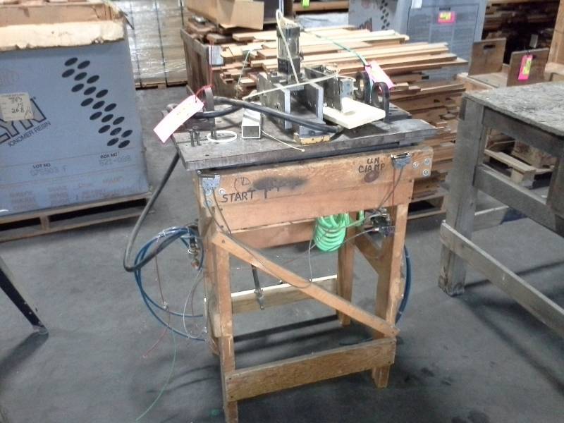 lot 2254 image: Pneumatic Clamping Stand